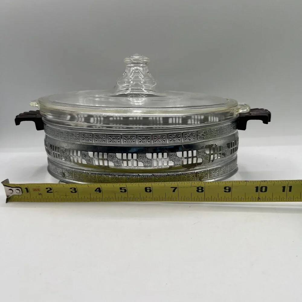 Pyrex 1.5qt Vintage Oval Glass Casserole Dish Etched Silver Plated Footed Holder